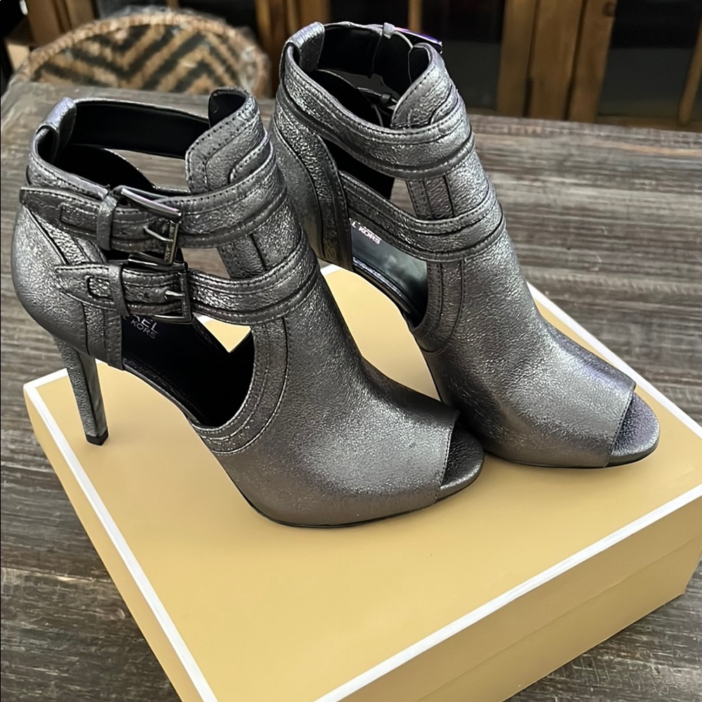 BLAZE OPEN TOE BOOTIE ANTHRACITE METALLIC MICHAEL KORS NEW